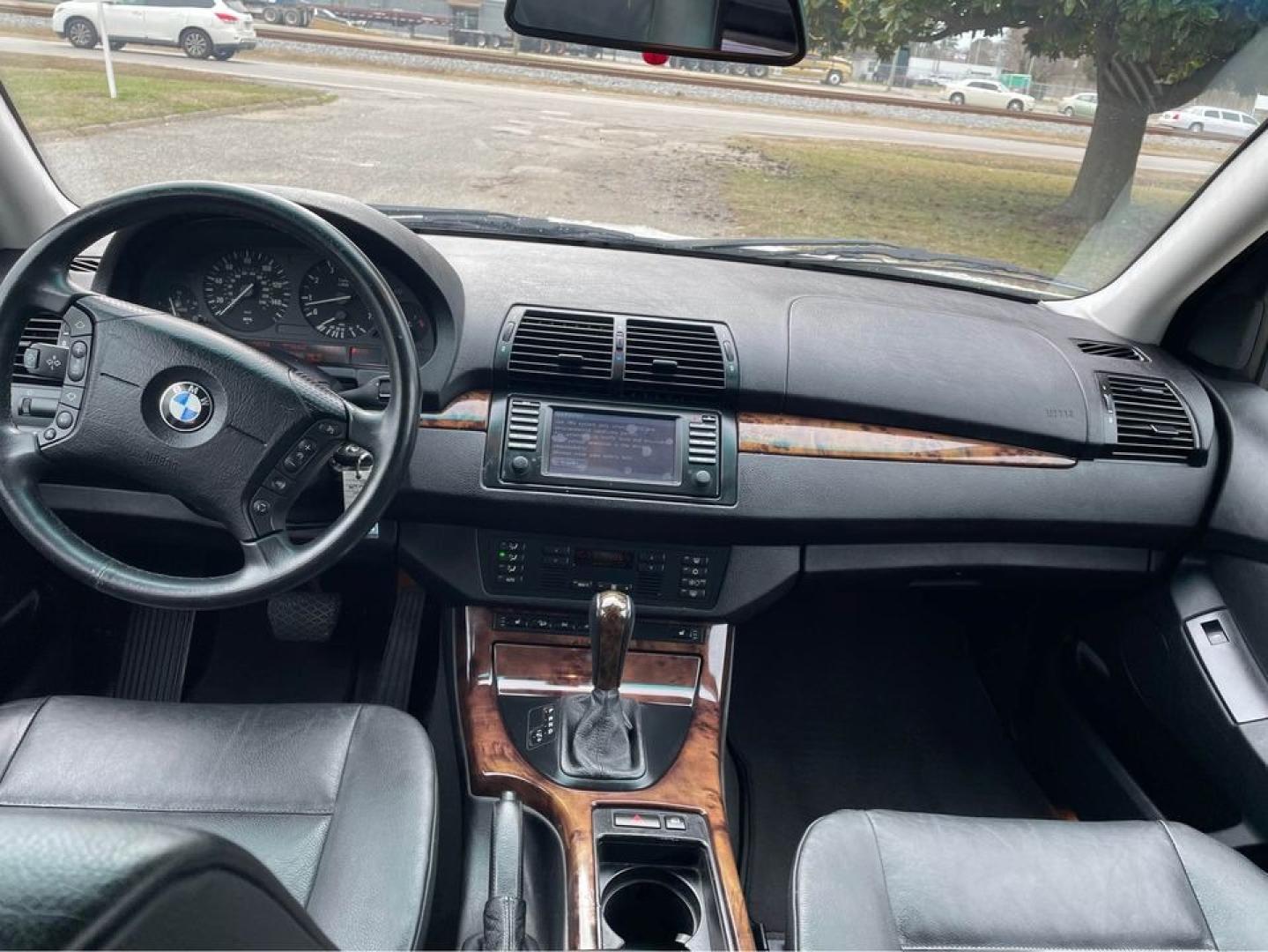 2004 WHITE /Black BMW X5 (5UXFA13514L) with an i6 3.0 engine, Automatic transmission, located at 5700 Curlew Drive, Norfolk, VA, 23502, (757) 455-6330, 36.841885, -76.209412 - Photo#9